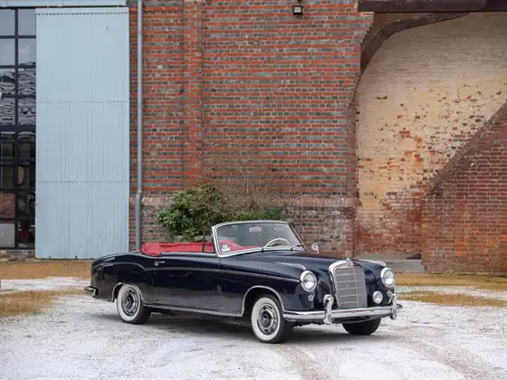 Midnight blue 1958 Mercedes-Benz 220 S cabriolet